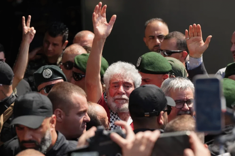 «A minha mensagem é que, mais do que nunca, devemos unir-nos em torno da resistência»: O primeiro discurso de Georges Abdallah após a sua libertação