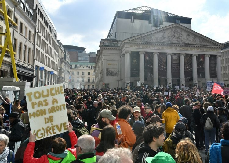 Trabalhadores rejeitam desmonte de direitos na Bélgica